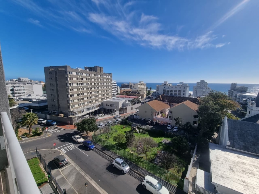 To Let 1 Bedroom Property for Rent in Sea Point Western Cape